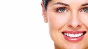 أنواع ابتسامات أسنان طبيعية