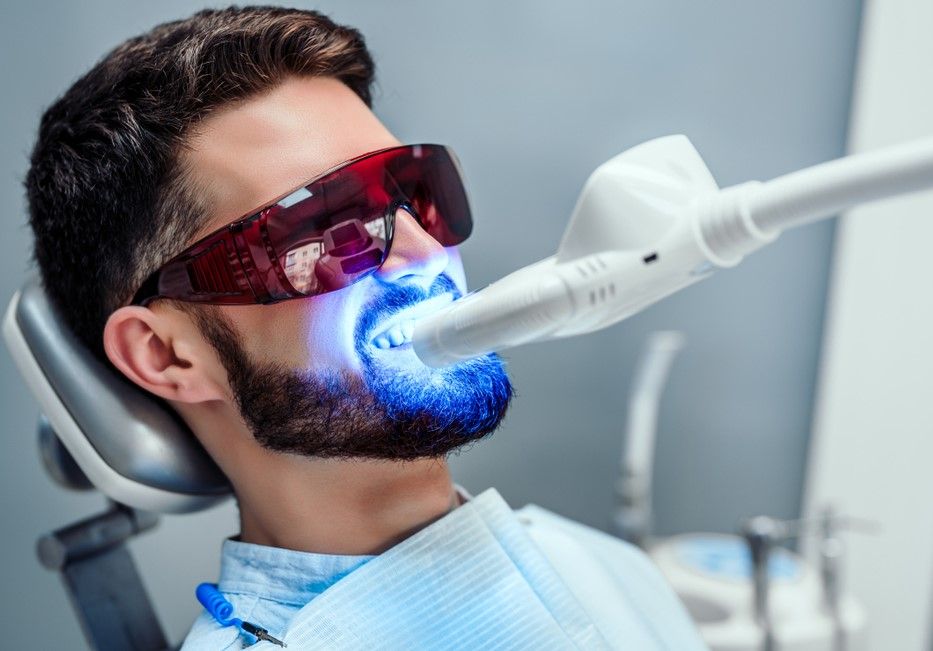 مميزات تبييض الأسنان بالزوم