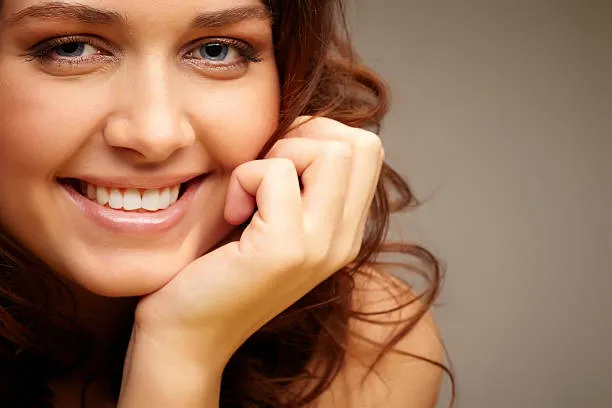 أنواع الابتسامة الطبيعية دليل 2025