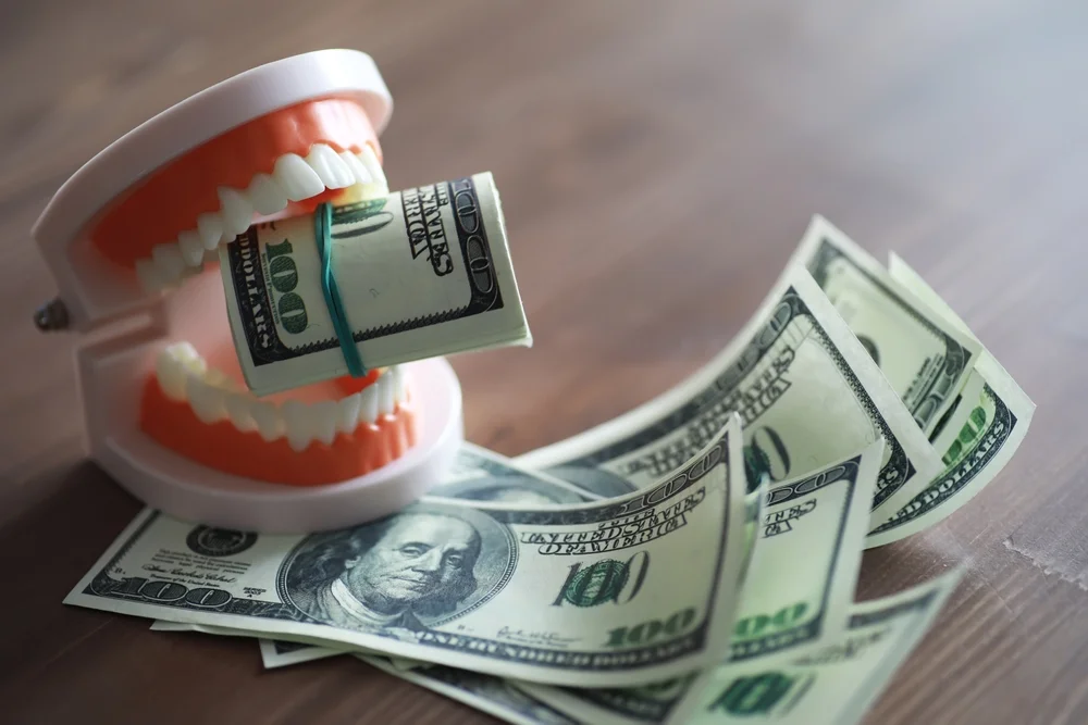 تكلفة ابتسامة هوليوود وسطياً