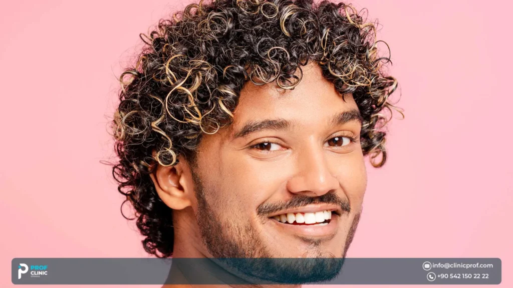 كيف يبدو الشعر الكيرلي بعد الزراعة؟